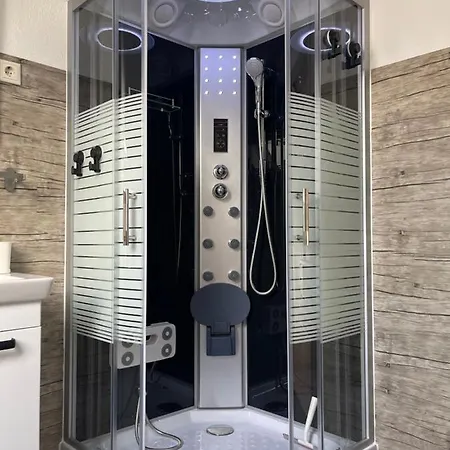 Moderne In Spaden / Wasserski / Badesee Apartment *